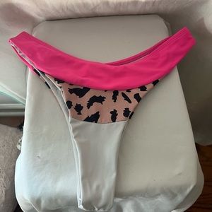 Pink cheetah print Bathing suit bottoms🤍